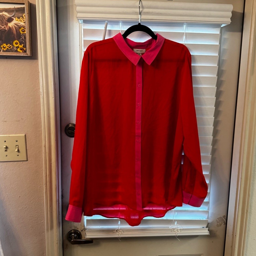 Charming Two-Tone Red & Pink Button-Down Blouse NWT***